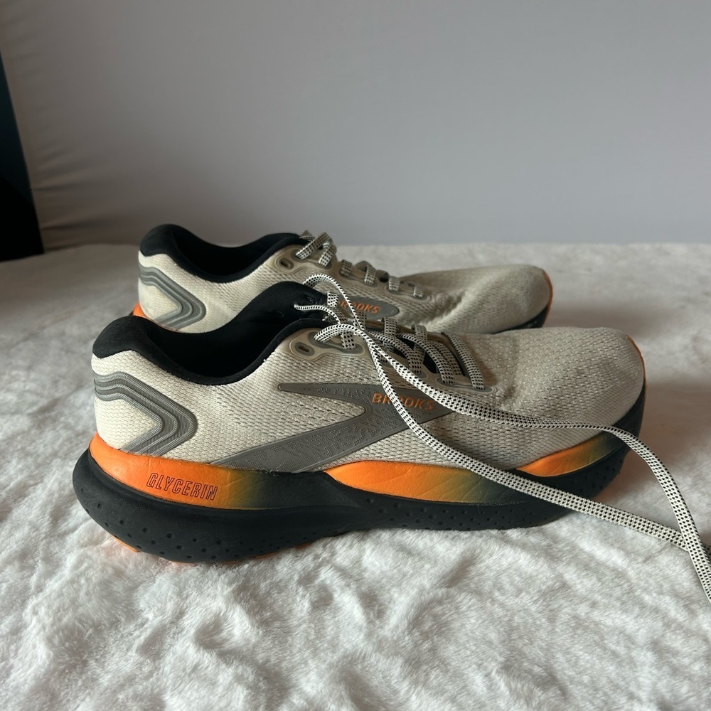 Brooks Glycerin 21 Men orange white cushion supportive running shoe sz 9.5